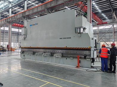 Фото 25 - MetalTec HBC 1200/6000 листогибочные гидравлические прессы с ЧПУ большого тоннажа.